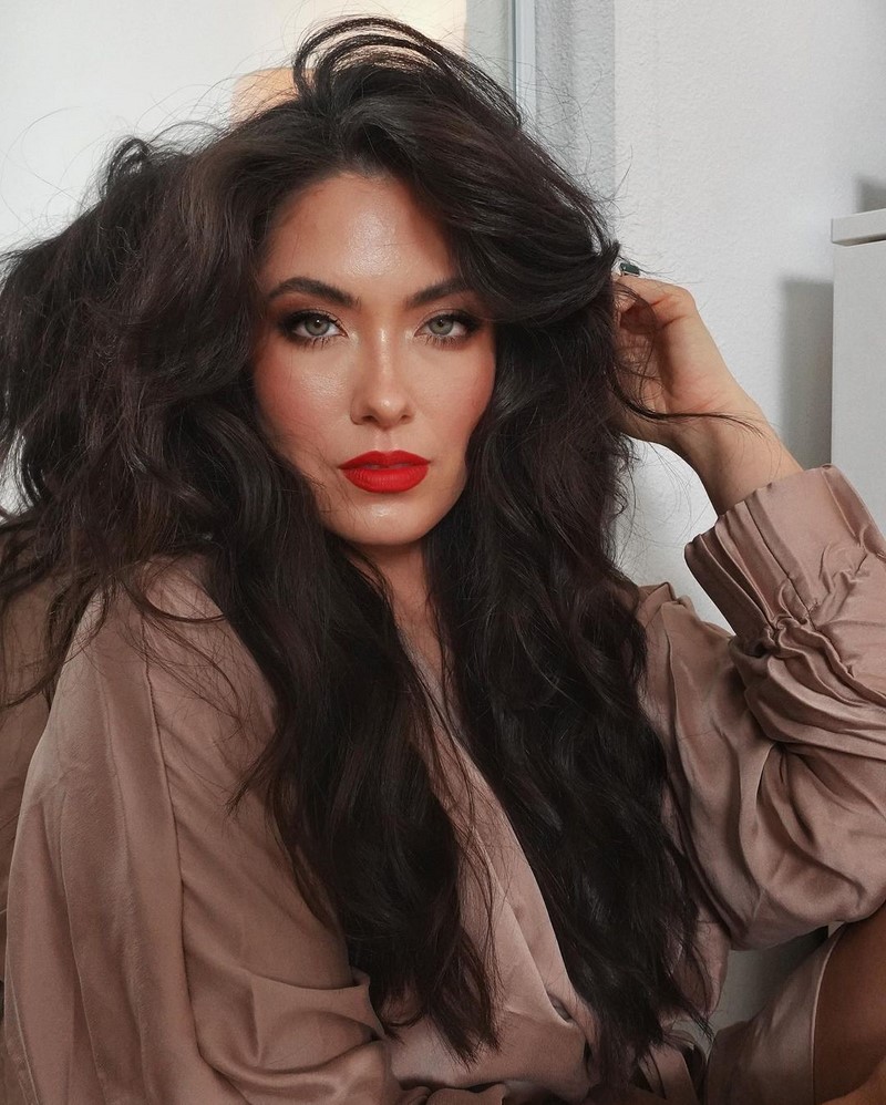 Прически на Новый 2027 год: топовые идеи новогодней прически