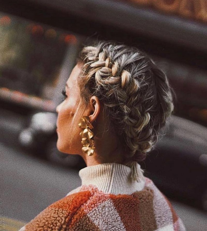 Прически на Новый 2027 год: топовые идеи новогодней прически