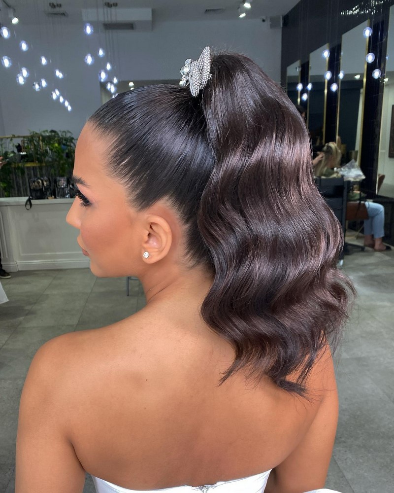 Прически на Новый 2027 год: топовые идеи новогодней прически