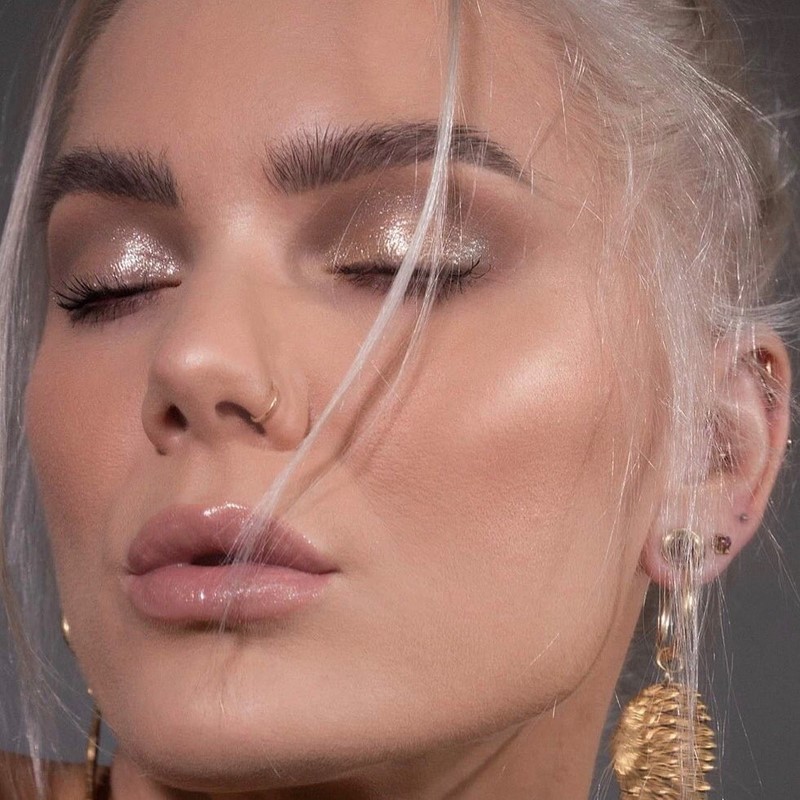 Макияж на Новый год 2027: фото-идеи и новинки