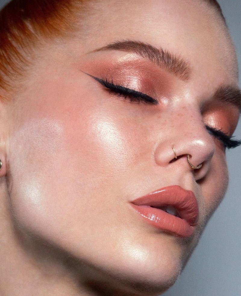 Макияж на Новый год 2027: фото-идеи и новинки