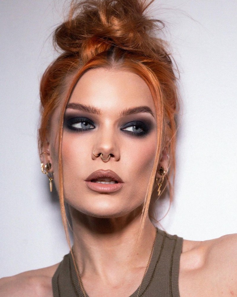 Макияж на Новый год 2027: фото-идеи и новинки