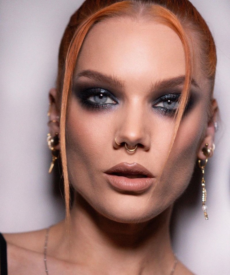 Макияж на Новый год 2027: фото-идеи и новинки