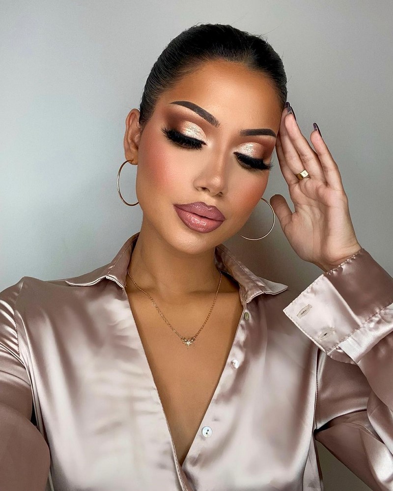 Макияж на Новый год 2027: фото-идеи и новинки