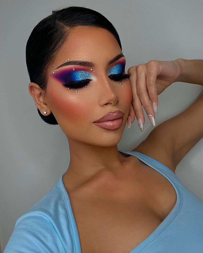 Макияж на Новый год 2027: фото-идеи и новинки