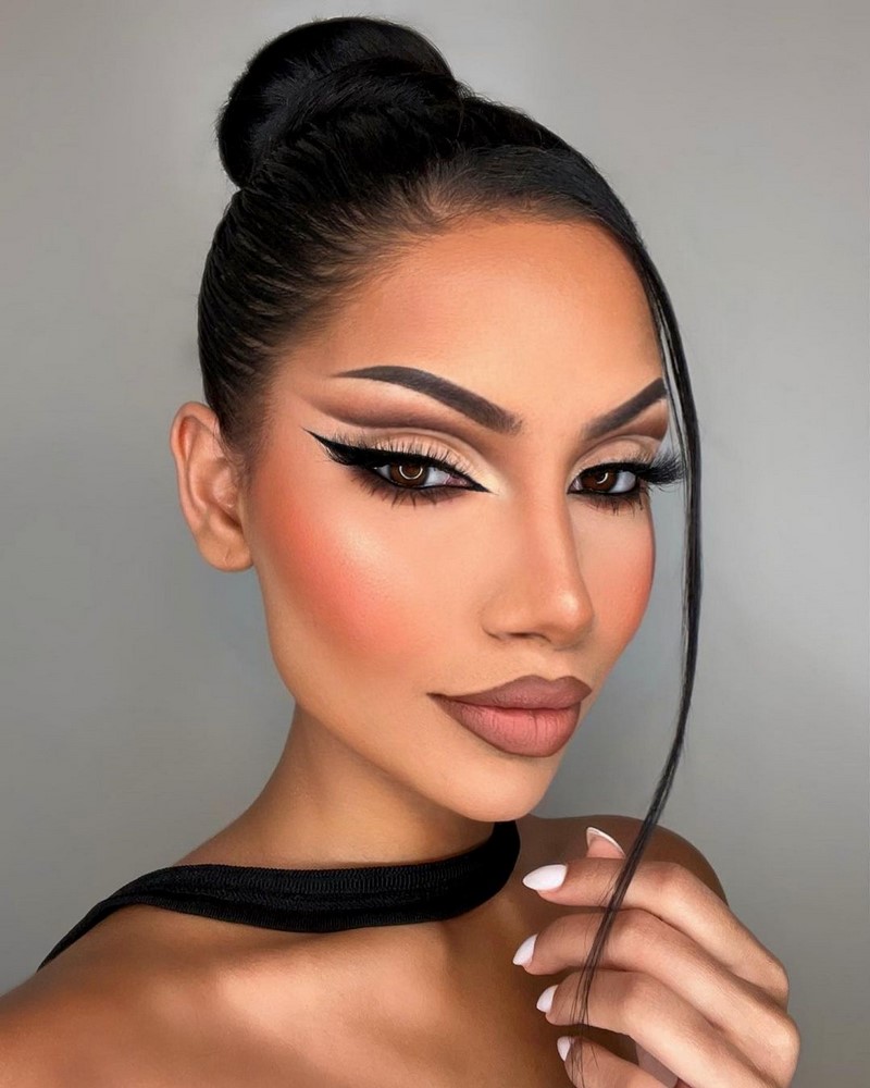 Макияж на Новый год 2027: фото-идеи и новинки