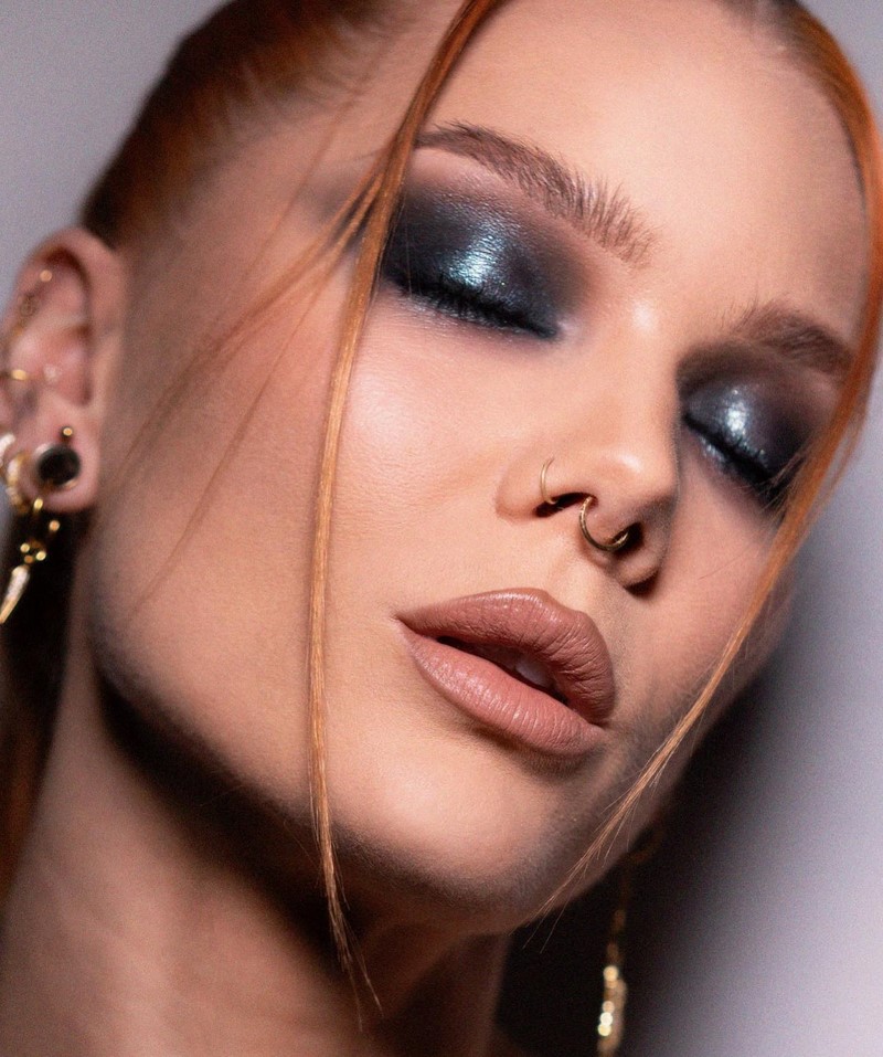 Макияж на Новый год 2027: фото-идеи и новинки