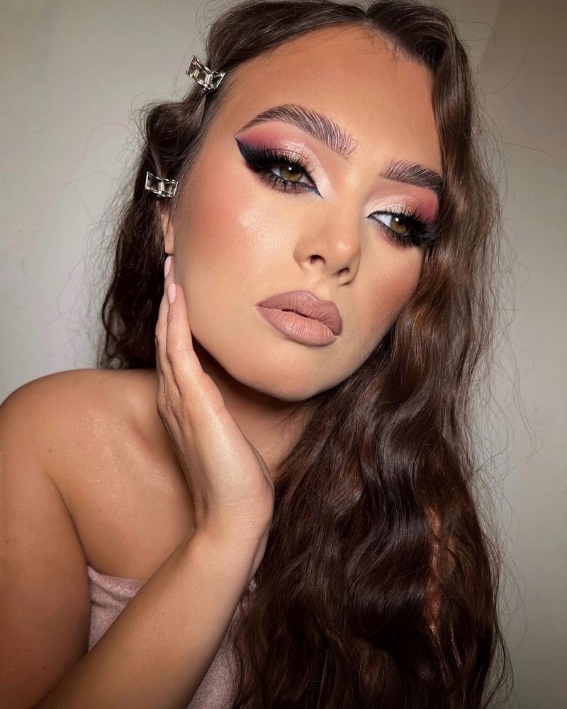 Макияж на Новый год 2027: фото-идеи и новинки