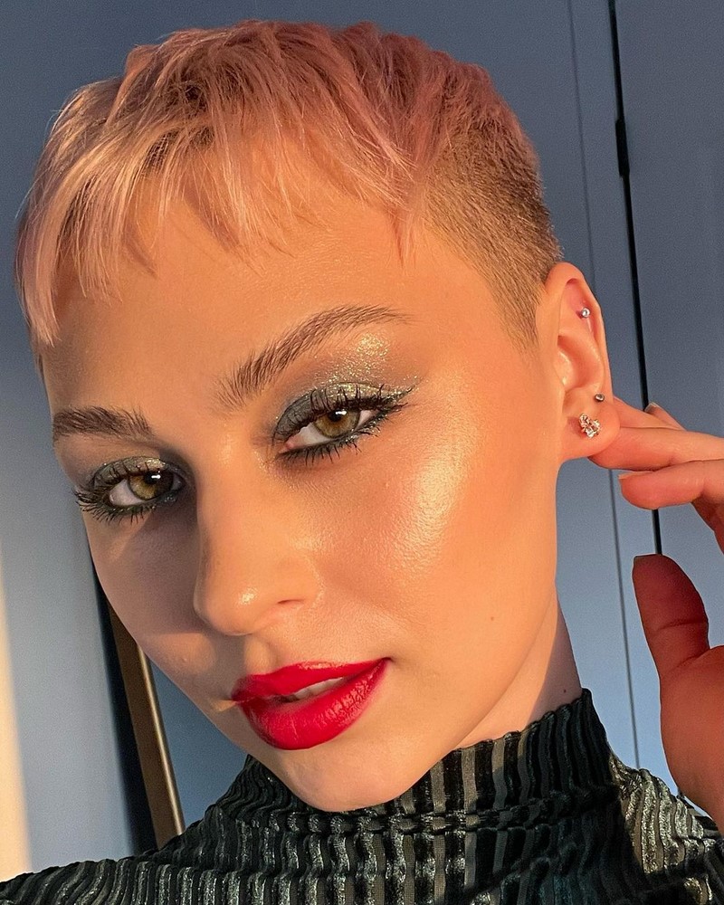 Макияж на Новый год 2027: фото-идеи и новинки