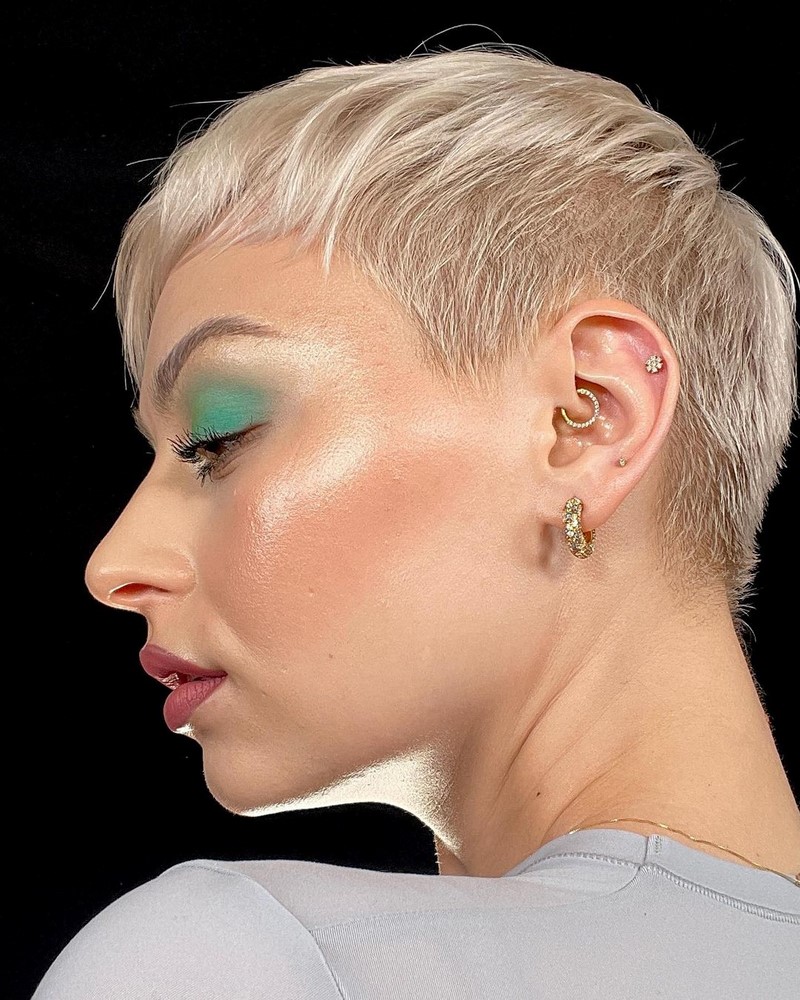 Макияж на Новый год 2027: фото-идеи и новинки