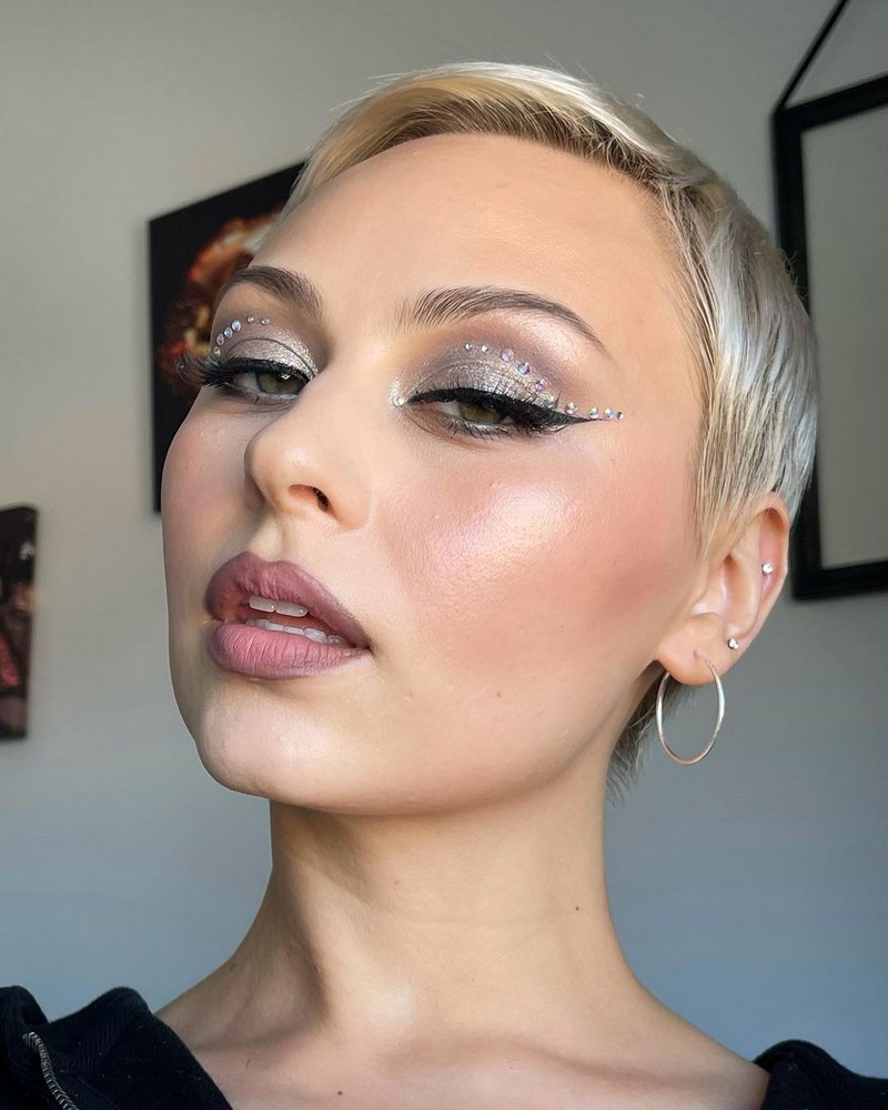 Макияж на Новый год 2027: фото-идеи и новинки