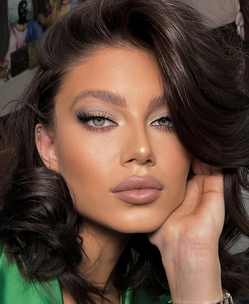 Макияж на Новый год 2027: фото-идеи и новинки