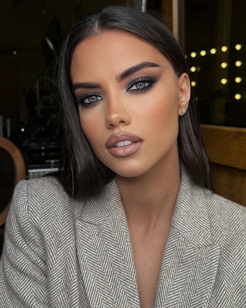 Макияж на Новый год 2027: фото-идеи и новинки