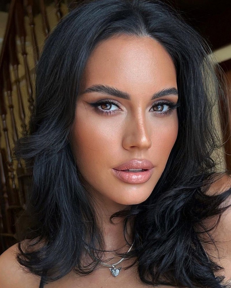 Макияж на Новый год 2027: фото-идеи и новинки