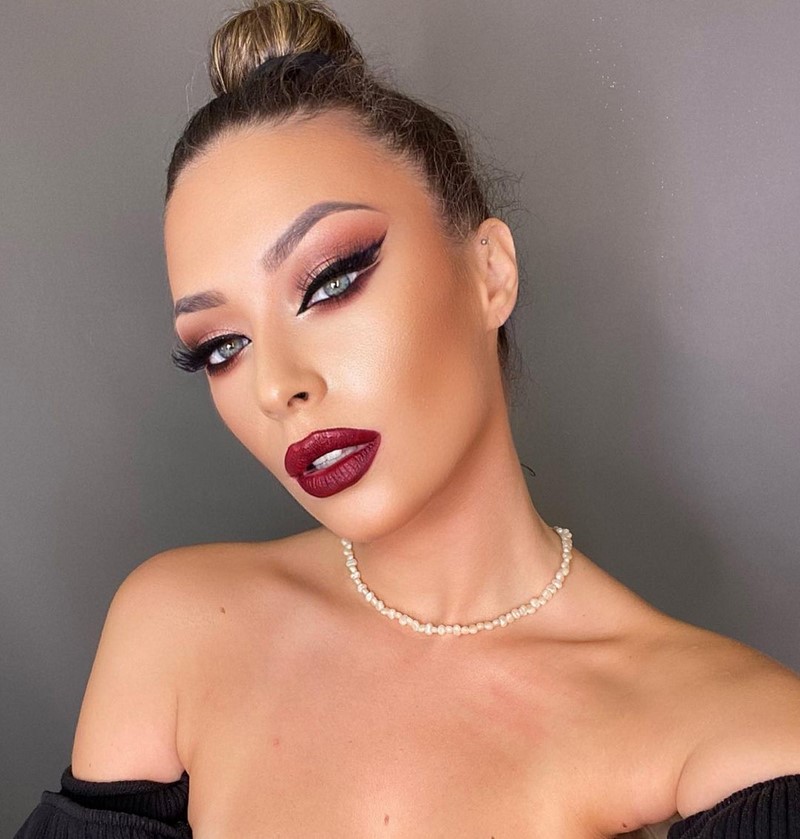 Макияж на Новый год 2027: фото-идеи и новинки