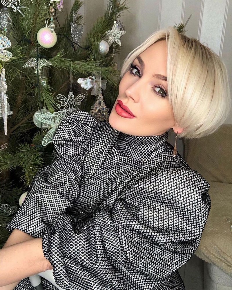 Прически на Новый 2027 год: топовые идеи новогодней прически