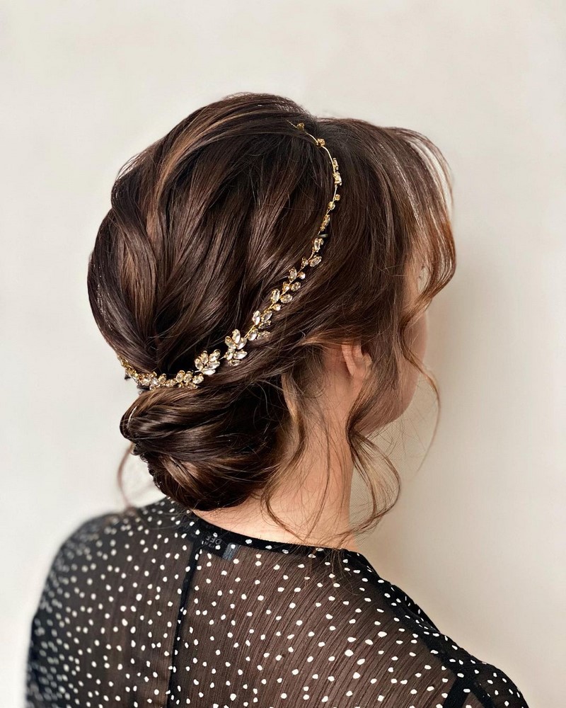 Прически на Новый 2027 год: топовые идеи новогодней прически