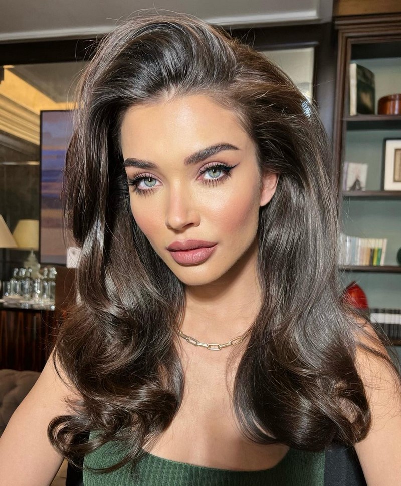 Прически на Новый 2027 год: топовые идеи новогодней прически