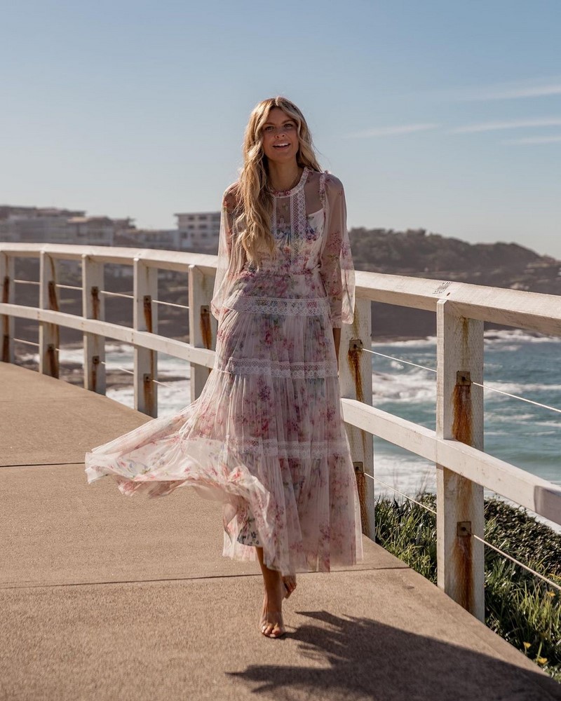 Изумительные платья весна-лето 2026: модные тренды и тенденции