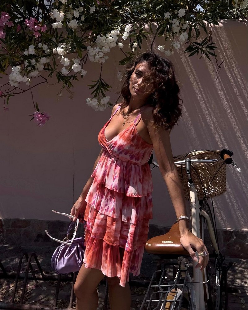 Изумительные платья весна-лето 2026: модные тренды и тенденции