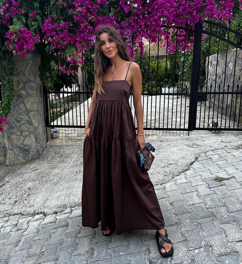 Изумительные платья весна-лето 2026: модные тренды и тенденции