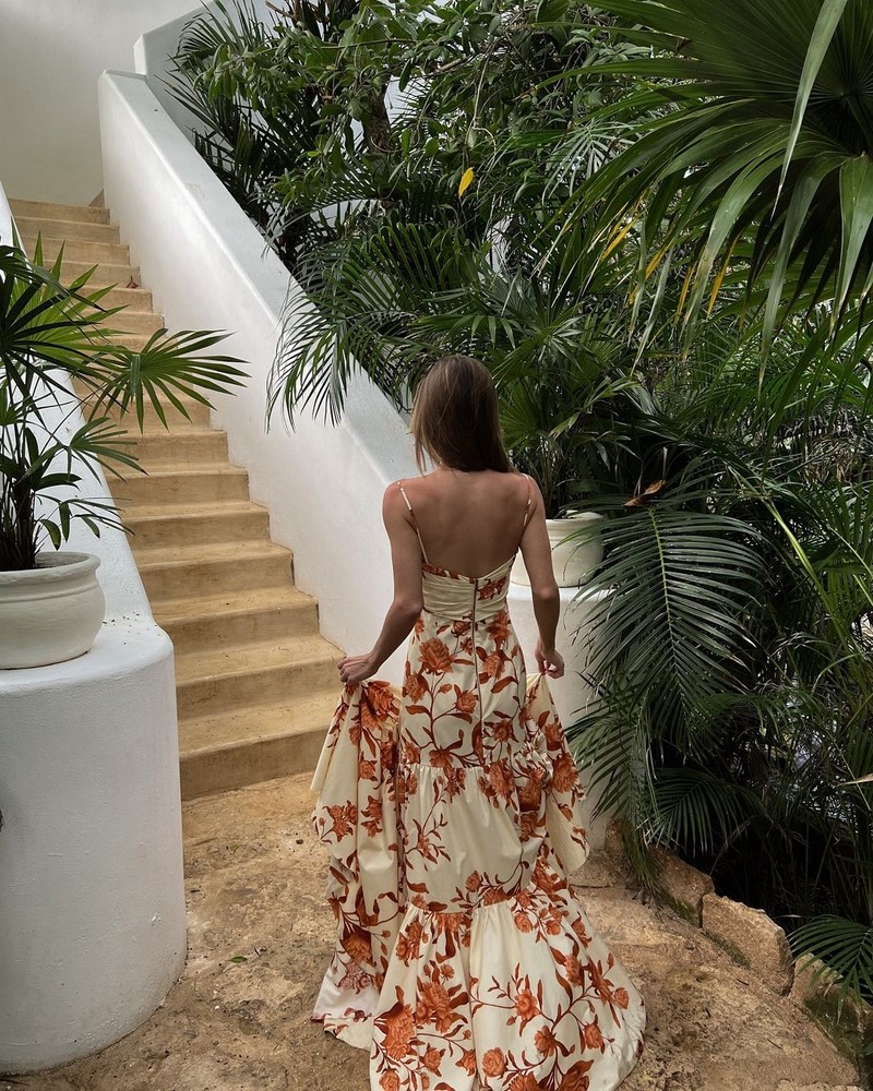 Изумительные платья весна-лето 2026: модные тренды и тенденции