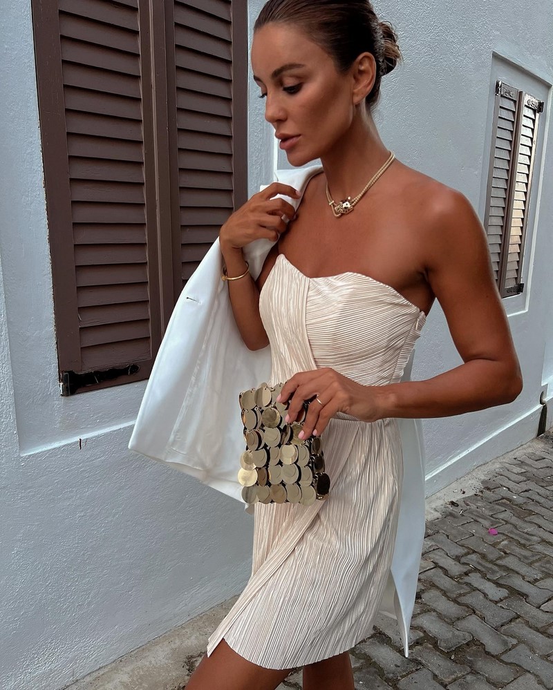 Главные тренды платьев весны и лета 2026: фото-примеры образов