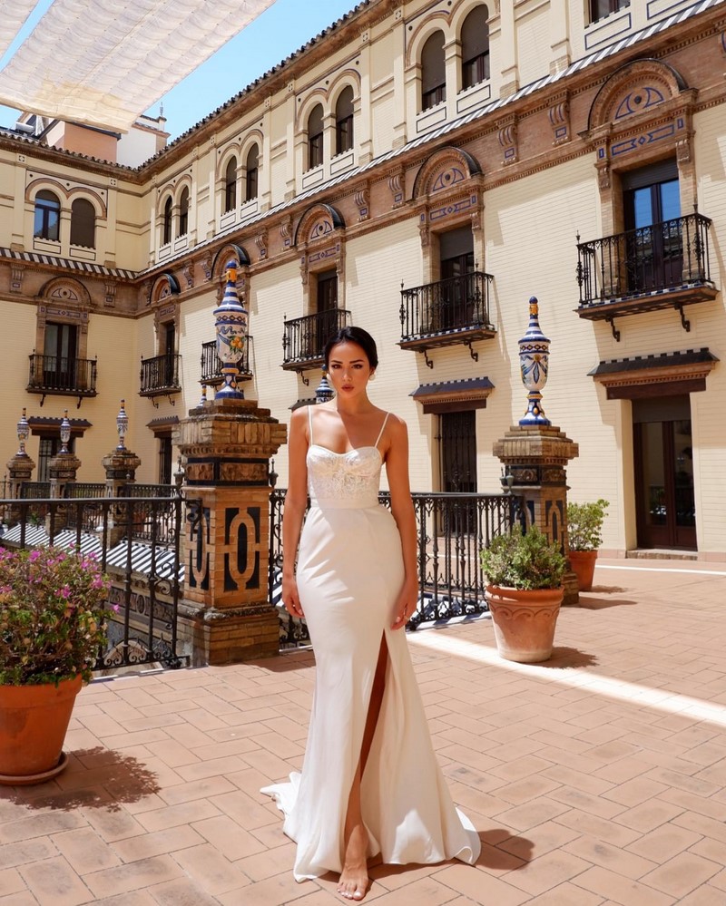 Главные тренды платьев весны и лета 2026: фото-примеры образов