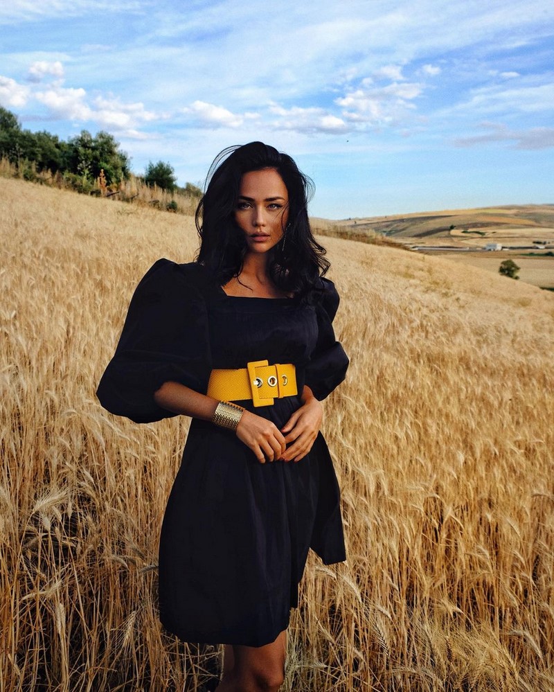 Главные тренды платьев весны и лета 2026: фото-примеры образов