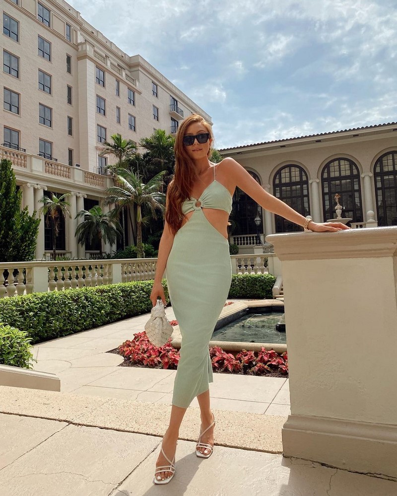 Главные тренды платьев весны и лета 2026: фото-примеры образов