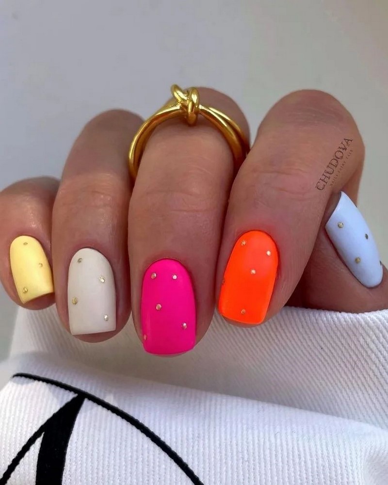 Красивый маникюр на лето 2026: фото, идеи летнего маникюра