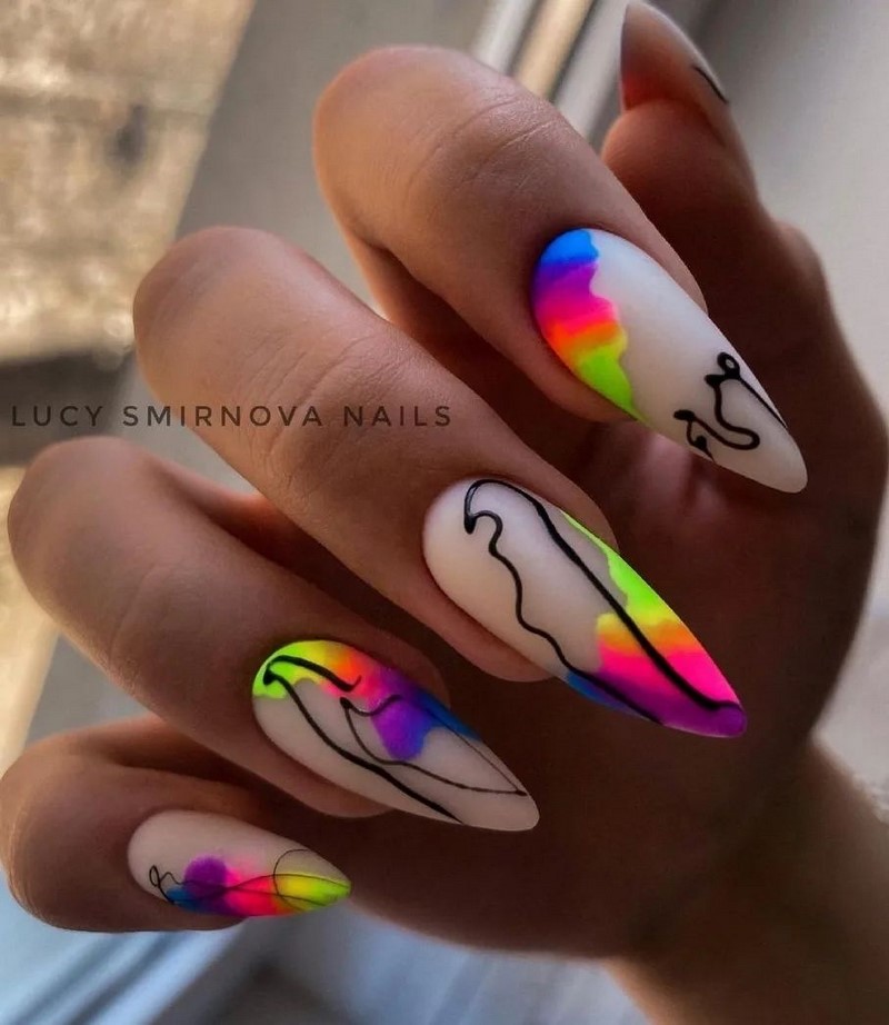 Красивый маникюр на лето 2026: фото, идеи летнего маникюра