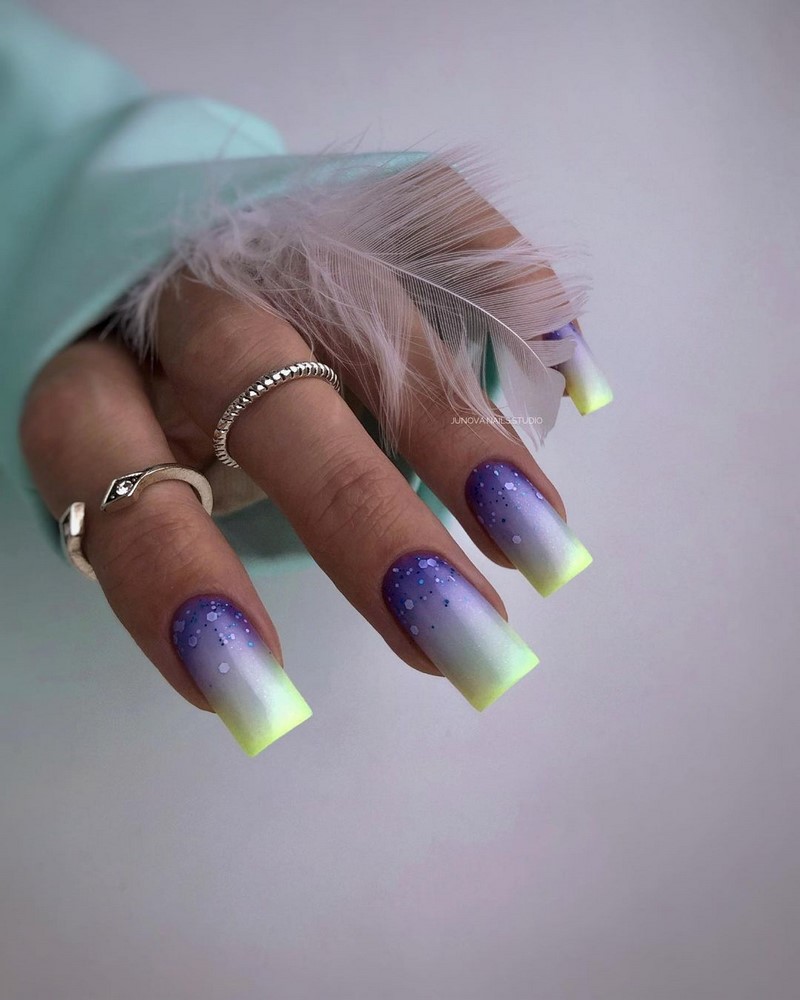 Красивый маникюр на лето 2026: фото, идеи летнего маникюра