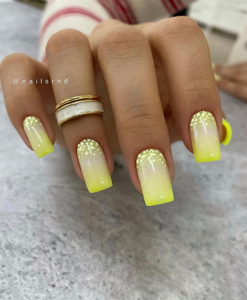 Красивый маникюр на лето 2026: фото, идеи летнего маникюра