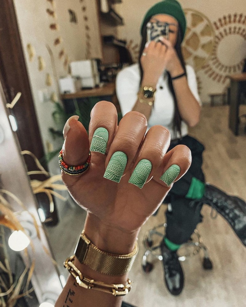 Красивый маникюр на лето 2026: фото, идеи летнего маникюра