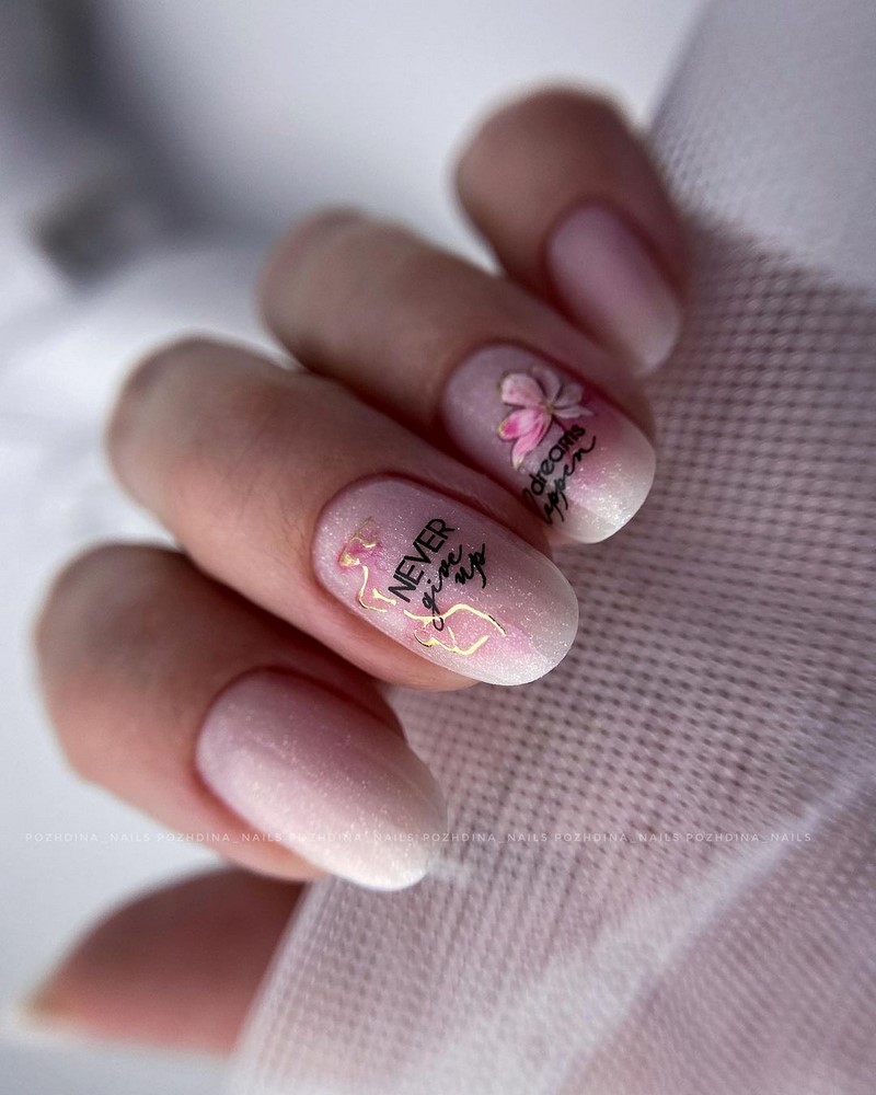 Красивый маникюр на лето 2026: фото, идеи летнего маникюра