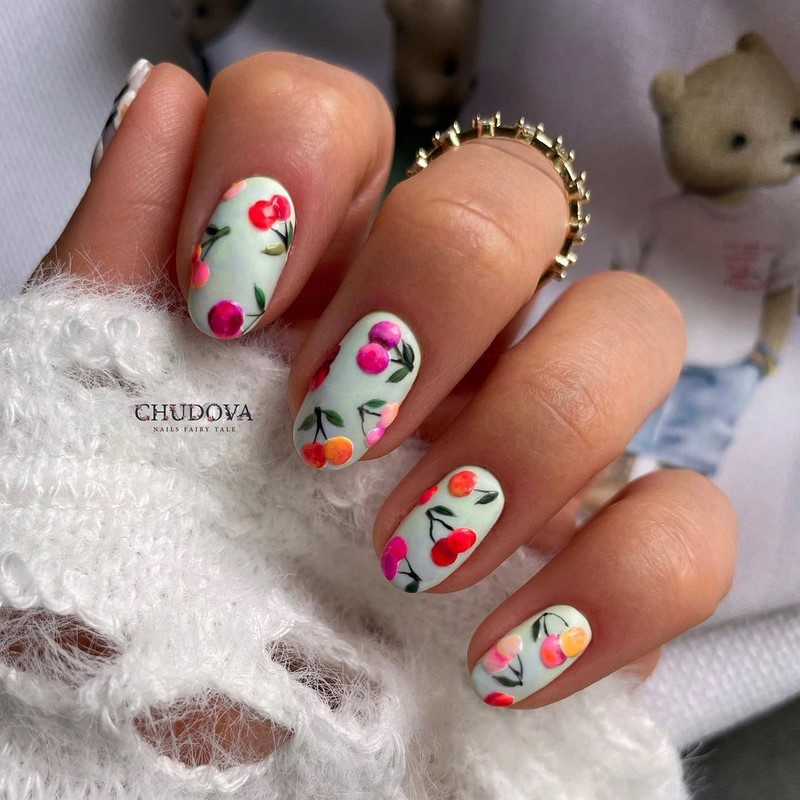 Красивый маникюр на лето 2026: фото, идеи летнего маникюра