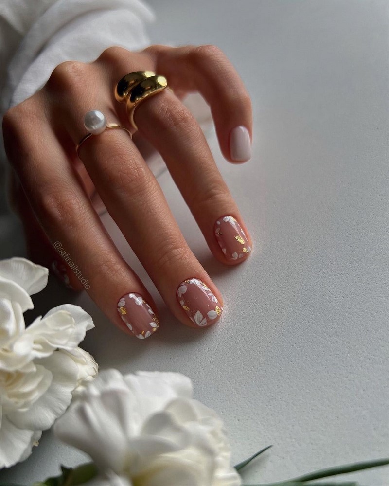 Красивый маникюр на лето 2026: фото, идеи летнего маникюра