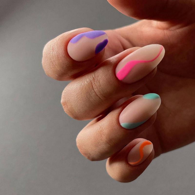 Красивый маникюр на лето 2026: фото, идеи летнего маникюра