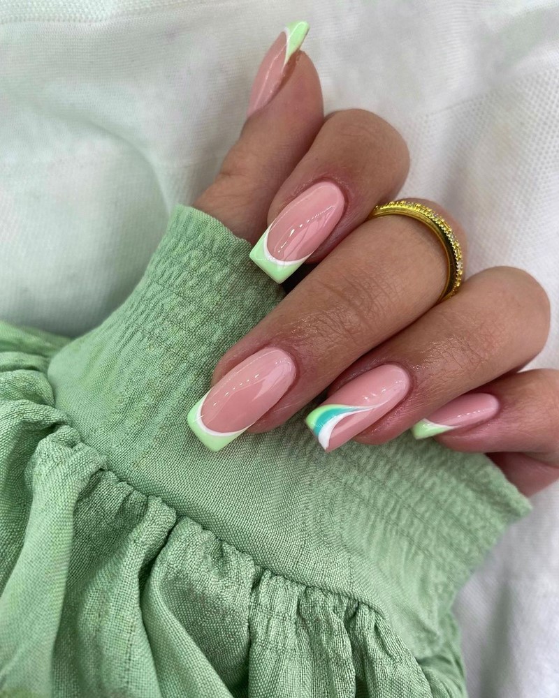 Красивый маникюр на лето 2026: фото, идеи летнего маникюра