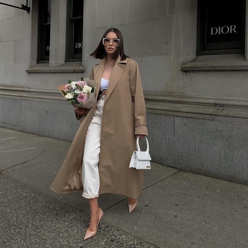 Стильные плащи и тренчи 2026: модные модели на фото