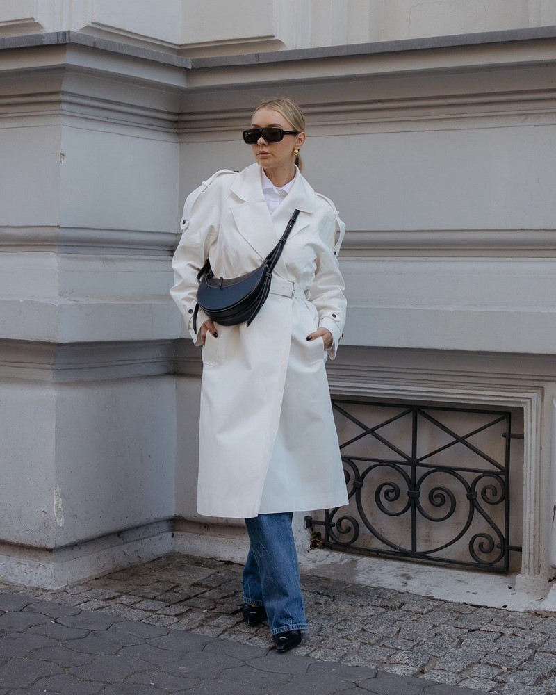 Стильные плащи и тренчи 2026: модные модели на фото