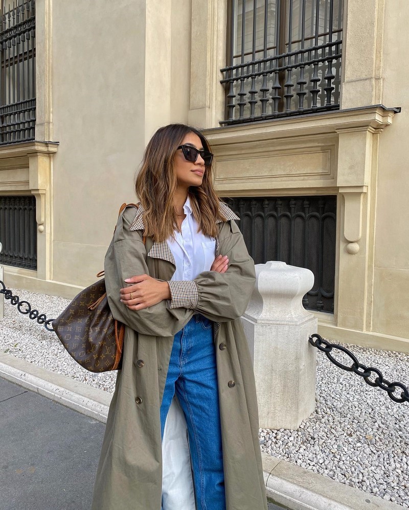 Стильные плащи и тренчи 2026: модные модели на фото