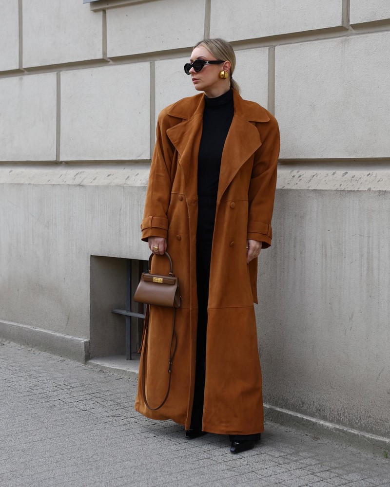 Стильные плащи и тренчи 2026: модные модели на фото