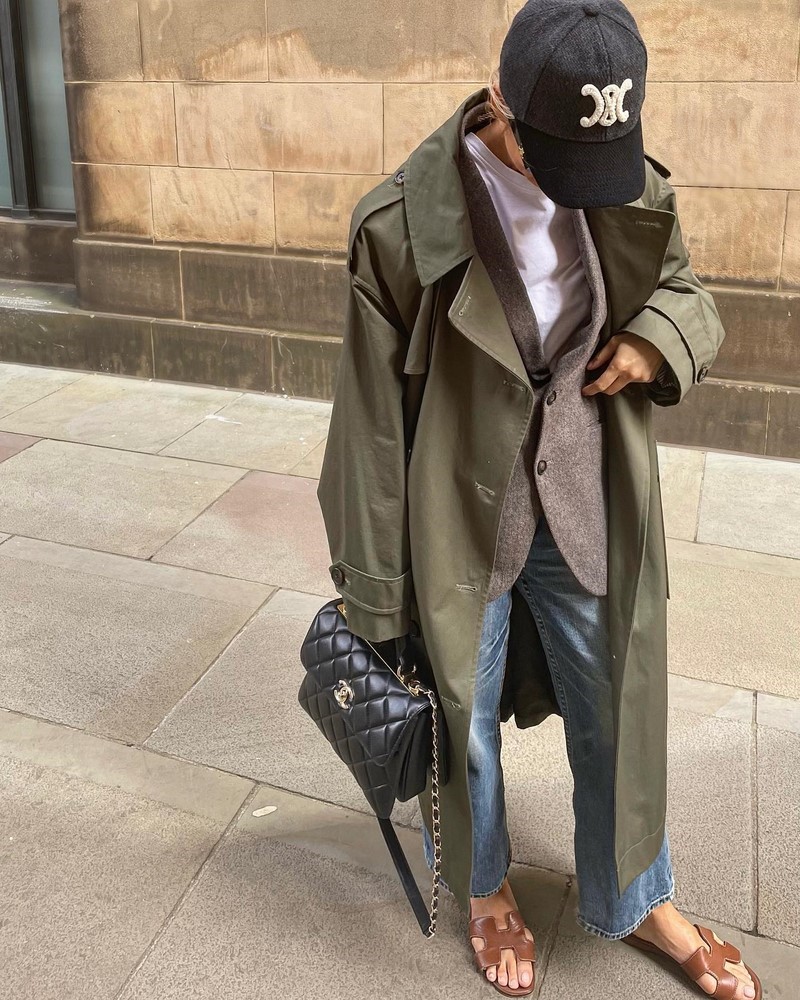 Стильные плащи и тренчи 2026: модные модели на фото
