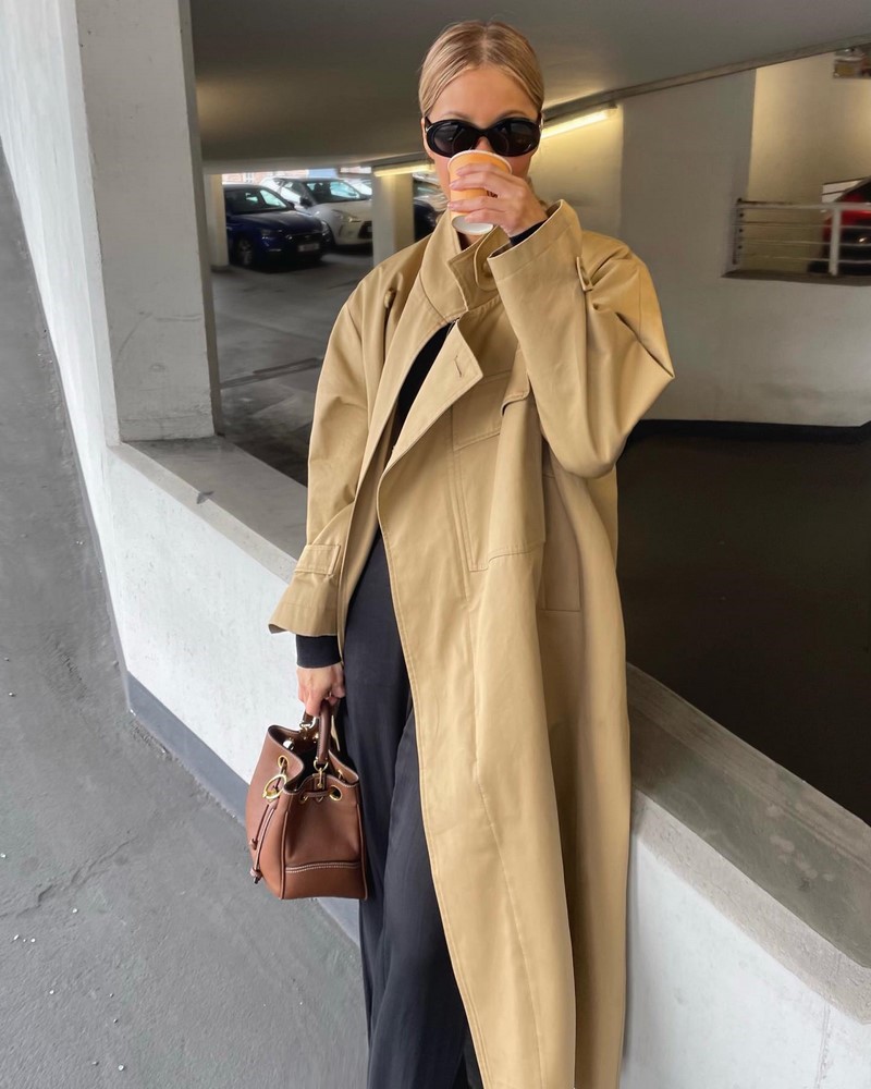 Стильные плащи и тренчи 2026: модные модели на фото