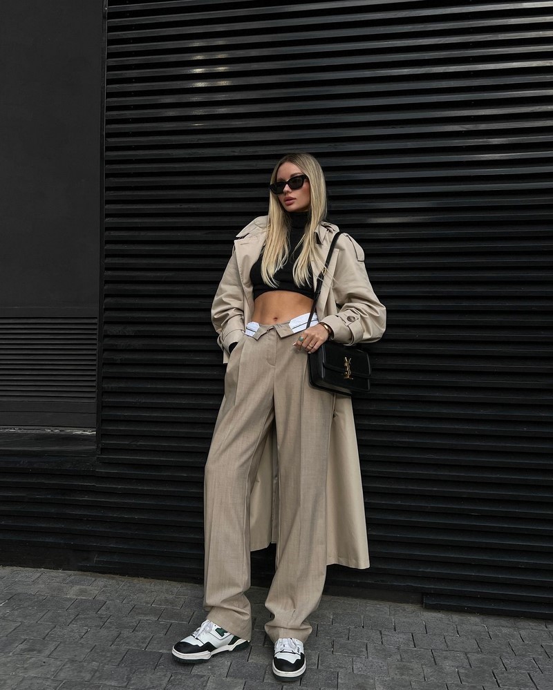 Стильные плащи и тренчи 2026: модные модели на фото