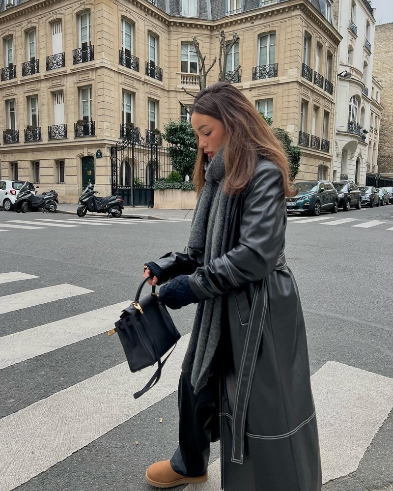 Стильные плащи и тренчи 2026: модные модели на фото