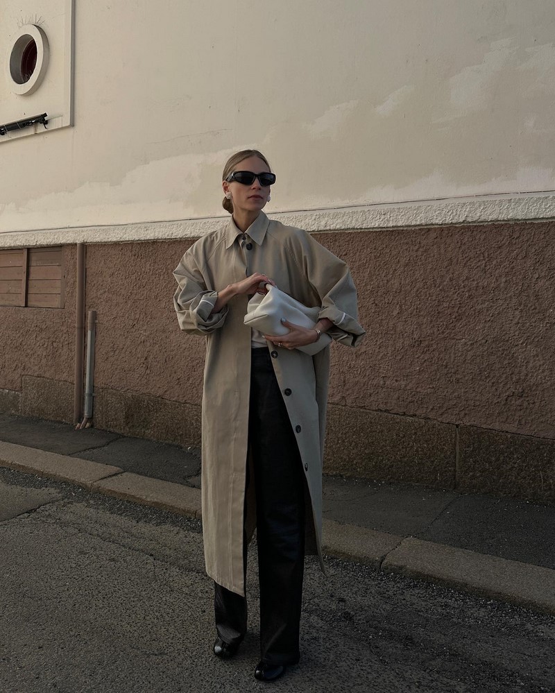 Стильные плащи и тренчи 2026: модные модели на фото