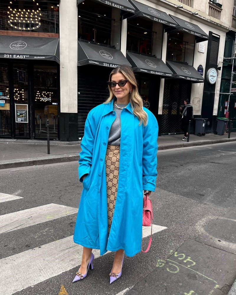 Стильные плащи и тренчи 2026: модные модели на фото